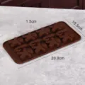 12-Kavität Weihnachten Lebkuchen Silikon Schokoladenform DIY Backwerkzeug für Kuchen. - YH459 / Zufällige Farbe