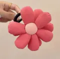 Molletta per capelli con fiore in tessuto, grande accessorio floreale rosa per dettagli. - Rosso rosa