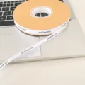 Weißes bedrucktes Schleifenband mit englischen Buchstaben zum Geschenkverpacken. - 1m / Weiß