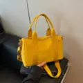 Gele dames Boston schoudertas, stijlvolle casual grote canvas handtas met handige schouderriem. - Geel
