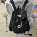 Süßer schwarzer Rucksack mit Sternen-Print, japanischer Schulranzen mit Kordelzug und Klappe. - Mattschwarz