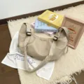 Lässige Nylon Umhängetasche einfarbige minimalistische Crossbody Tasche Alltag Beigefarben - Khaki