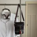 Ethische Umhängetasche für Damen mit buntem gewebten Gurt und schicken Quasten modisch. - Stil 2 Blau