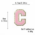 Toppa con lettera C in ciniglia bordo oro rosa ricamo fai da te per vestiti e borse 8cm - Lettera C / Rosa / Autoadesivo