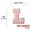 Toppa lettera L in ciniglia rosa con bordo glitterato dorato adesivo vestiti fai da te - Lettera L / Rosa / Autoadesivo