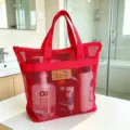 Rote Netztasche Strandtasche tragbare Reise Aufbewahrungstasche für Bad Artikel Zubehör. - 30x9.5x28cm / Rot