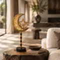 Lampada da tavolo a LED in legno con luna e stelle dorate luce notturna decorazione - Stile Luna Nera che tiene la Stella