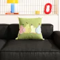 Vista detallada del bonito cojín decorativo con diseño de peras coloridas para el sofá. - Doble Cara 35x35cm (Funda Sin Relleno) / Pera Verde de Puntos de Colores