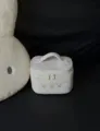 Weisse Kosmetiktasche Detail mit Blumenstickerei, tragbare Make-up Aufbewahrungstasche Griff. - Kleines Quadrat / Gebrochenes Weiß