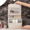 Trousse de toilette suspendue grande capacité étanche organisateur de maquillage poches. - Beige