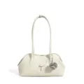 Bolso de hombro minimalista de cuero genuino para mujer, elegante bolso beige con lindo pompón chic. - Blanco Crema