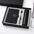 Set de regalo empresarial de lujo con cuaderno de cuero, bolígrafo de metal, memoria USB y termo. - Set de 4 piezas / Negro