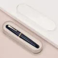 Stylo plume Jinhao 9019 en résine bleu foncé avec garniture dorée dans son étui. - Plume EF 0.38mm (Boîte Transparente) / Bleu foncé