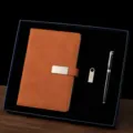Coffret cadeau d'affaires carnet USB stylo variante marron, papeterie de bureau elegante. - Ensemble de Trois Pièces (Carnet + Stylo Métal + Clé USB Métal) / Marron