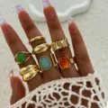 Conjunto de anillos dorados vintage con piedras de colores y anillos anchos para mujeres. - Vintage Ring Set (6572201HB)
