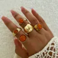 Conjunto de anillos dorados estilo retro vintage con hermosa piedra naranja mujer - Vintage Ring Set (6690401HB)