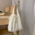 Λευκή τσάντα tote από καμβά με πουά μοτίβο και κομψό φιόγκο από δαντέλα, casual τσάντα. - Καρδιά / Λευκό