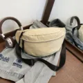 Καθημερινή νάιλον τσάντα στήθους, ευέλικτη μπεζ χιαστί τσάντα με ρυθμιζόμενο λουρί. - Ελαφρύ Καμηλό