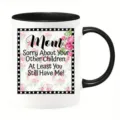 Keramiktasse mit schwarzem Henkel und Rand, mit Blumenmuster und lustigem Spruch für Mama. - 301-400ml / Stil 8