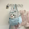 Mochila a cuadros azul claro con un lindo colgante de peluche, bolso escolar elegante. - Con Colgante / Azul
