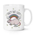 Weisse Keramik Kaffeetasse mit niedlichem Ratten und Regenbogen Motiv fuer das Buero. - Verrückte Ratten-Dame