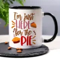 Keramische koffiekop met grappige tekst en taart grafisch ontwerp, ideaal voor dagelijks gebruik. - 301-400ml / Stijl 4