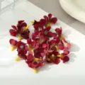 Künstliche Mini Seidenblumen Köpfe für DIY Handwerk, Haarschmuck und Geschenkschachteln. - Burgunderrot