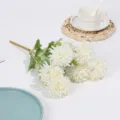 Künstlicher weißer Chrysanthemen Blumenstrauß für Heimdekoration und Fotografie Requisiten. - Weiß