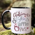 Taza de cafe de ceramica con estampado de otoo, asa negra y cuerpo blanco para oficina. - 301-400ml / Estilo de Manzana de Otoño