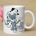 Primo piano dettagliato della tazza da caffè bianca in ceramica con simpatica grafica stampata. - 301-400ml / 5