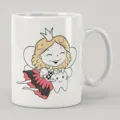 Detalle de taza de café de cerámica blanca con bonito estampado de hada de los dientes ideal. - Estilo 6
