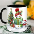 Weihnachtliche Keramiktasse mit süßem Schneemann-Print, schwarzem Henkel für Büro und Zuhause. - 301-400ml / 10