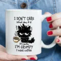 Taza de café de cerámica blanca con divertido estampado de gato gruñón para oficina. - Estilo 14