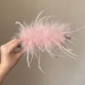 Flauschige Feder Bananen Haarklammer für Herbst und Winter, flauschige Haarspage für Zöpfe. - 13cm / Rosa