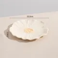 Assiette à soupe en céramique de 10 pouces avec relief de fleur jaune, vaisselle élégante. - Assiette à Soupe 10 Pouces - Fleur Jaune Mate