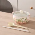 Ceramic instant noodle bowl set with lid, spoon and chopsticks for home and dorm use. - 4-Piece Set Instant Noodle Bowl / Blooming Flowers