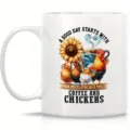 Vista detallada de una taza de cerámica con un bonito diseño de pollitos y girasol. - Estilo 4