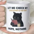 Vista detallada de una taza de café de cerámica con gato negro divertido para la oficina. - 301-400ml / Estilo 10