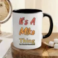 Keramik Kaffeetasse Detailansicht, individueller Spruch Druck, schwarzer Henkel, Tischdeko. - Stil 4