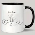 Vista detallada de la taza de café de cerámica bicolor con estampado divertido y asa negra. - 6