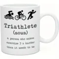 Primer plano detallado de la taza de cafe de ceramica blanca con texto deportivo divertido. - Estilo 7