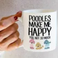 Tasse a cafe en ceramique avec motif de chien mignon et texte drole pour bureau. - Style Caniche