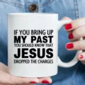 Vista detallada de taza de café de cerámica blanca con eslogan en inglés, accesorio de oficina. - Estilo Cita Religiosa