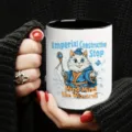 Vista detallada de taza de cerámica con estampado de gato mago, ideal para uso diario. - Estilo 1