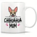 Vista de cerca del lindo diseño de perro Chihuahua en taza de café de cerámica blanca - Estilo 8