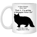 Detalle de taza de café de cerámica blanca con silueta de gato y tipografía de texto. - 301-400ml / Estilo 8