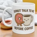 Simpatica tazza da caffè in ceramica con design di ciambella, ideale per la colazione a casa. - A9-1