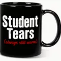 Schwarze Keramiktasse mit lustigem deutschen Text, perfektes Geschenk für Büro und Alltag. - Schwarz