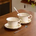 Juego de taza y plato de café de cerámica retro con cuchara, variante de estilo vintage de 250ml - Taza + Plato + Cuchara Larga Palacio - Cambio de Horno Romano - Paquete de 2