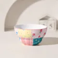 Keramische kom met een kleurrijk patchwork design, 15 cm doorsnede, duurzaam servies. - 6-Inch Geknepen Textuur Kom / Kleurrijk Patchwork